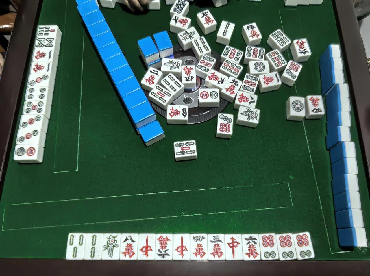 Mahjong Move Move Watch (Mahjong Move Watch mobile version)